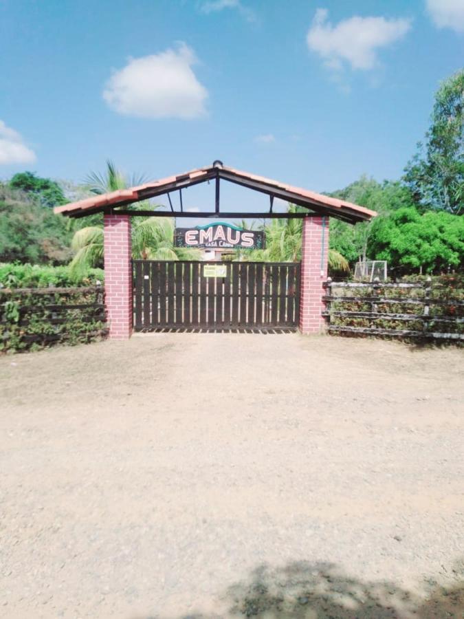 Casa Campo Emaus Caucasia エクステリア 写真