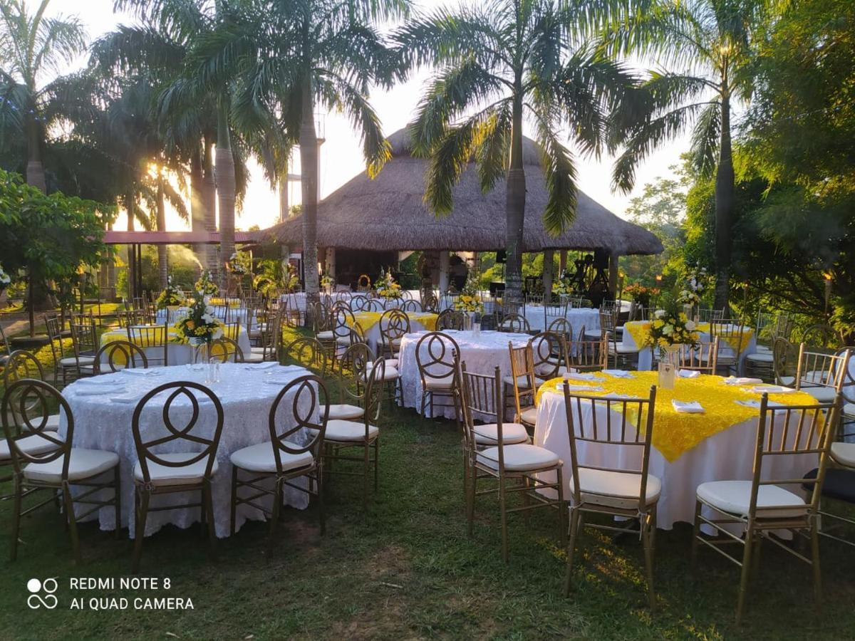 Casa Campo Emaus Caucasia エクステリア 写真