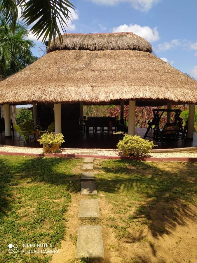 Casa Campo Emaus Caucasia エクステリア 写真