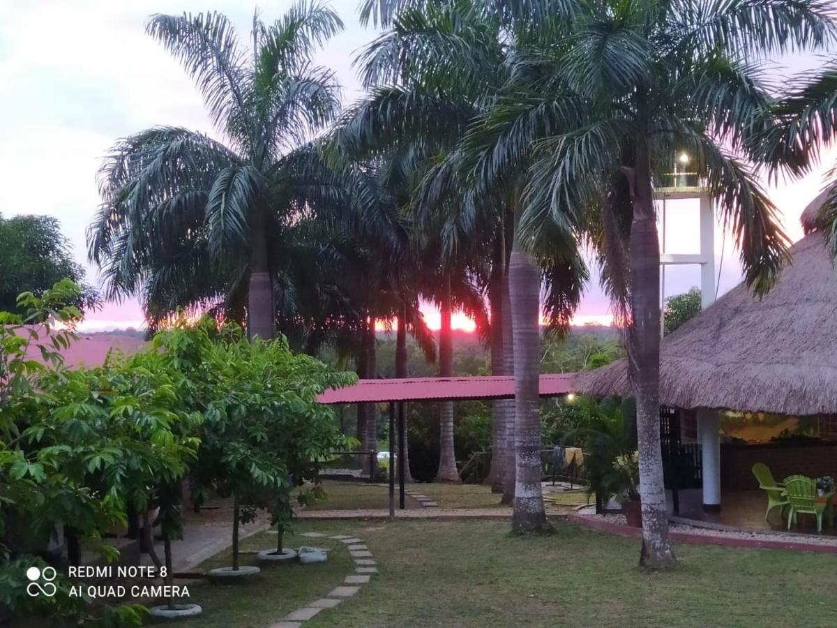 Casa Campo Emaus Caucasia エクステリア 写真