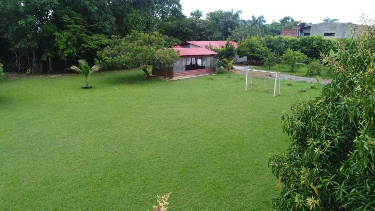 Casa Campo Emaus Caucasia エクステリア 写真