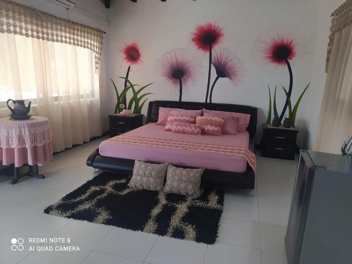 Casa Campo Emaus Caucasia エクステリア 写真